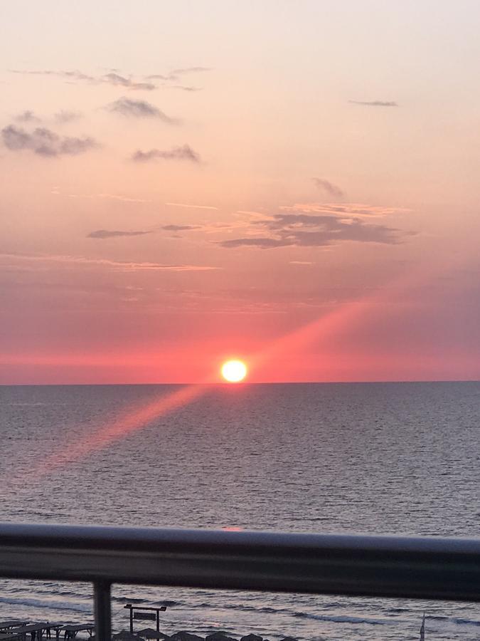 Summerland Sunrise Apartments Mamaia Eksteriør bilde